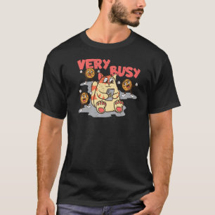 Katzenkätzchen mit Keksen ist sehr beschäftigt Sar T-Shirt