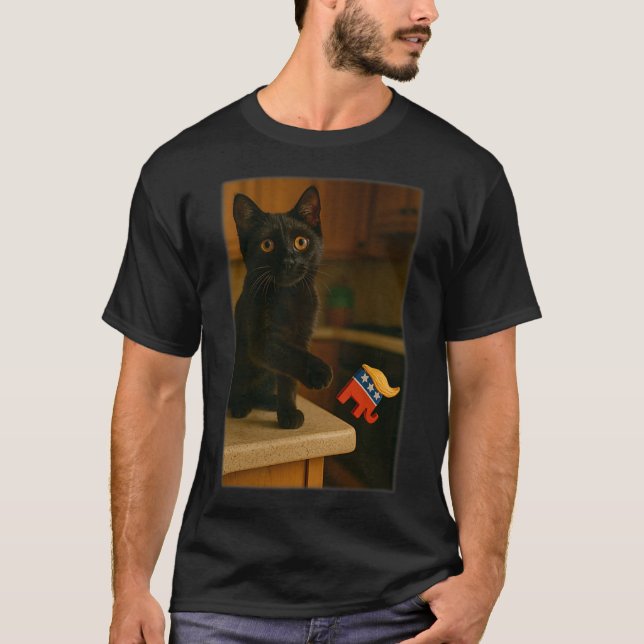 Katzenkatze, die Trump von der Gegenüberstellung a T-Shirt (Vorderseite)