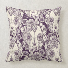 Katzenschädeldamast lila kissen