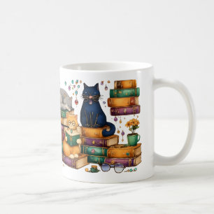 Katzenszene beim Lesen von Büchern in einer gemütl Kaffeetasse