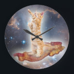 Katzenuhr Große Wanduhr<br><div class="desc">PHANTASTISCHER CLOCK mit PHANTASTISCHER CAT auf PHANTASTISCHEM BACON im PHANTASTISCHEN... . PHANTASTISCH!</div>