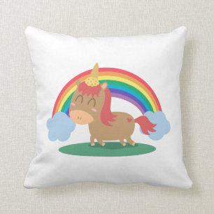 Kawaii Braunes Pferd, das versucht ein Einhorn zu  Kissen