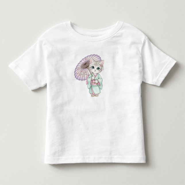  Kawaii Cat in  Kimono, by Natasha Us   Kleinkind T-shirt (Vorderseite)