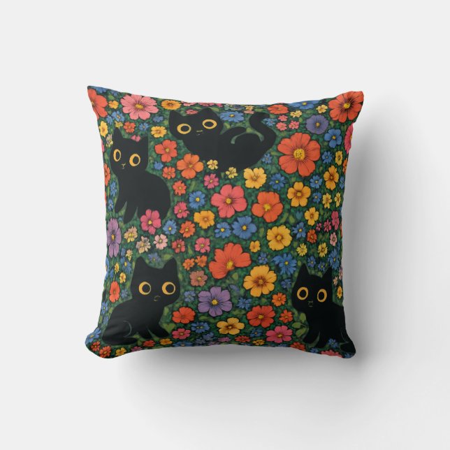 Kawaii Garden Art | Cute Black Cat Floral Pattern Kissen (Vorderseite)