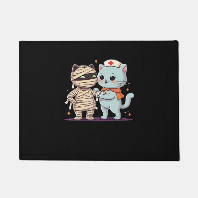 Kawaii Halloween Pals Mummy & Nurse cat Oversified Fußmatte (Vorderseite)