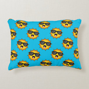 Kawaii Happy Sun mit Sonnenbrille Dekokissen