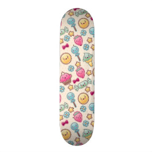 Kawaii Kindermuster mit niedlichen Gekritzeln Skateboard