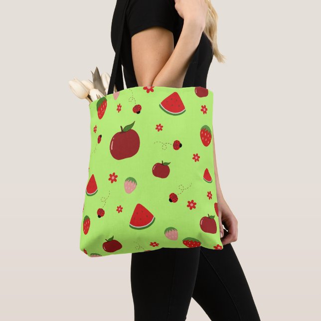 Kawaii Red Fruits Pattern in Lime Green Tasche (Von Nahem)