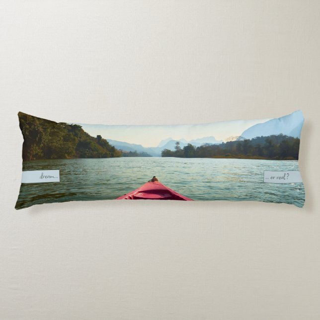 Kayak on River in Asia, Freedom Ahead Seitenschläferkissen (Vorderseite)