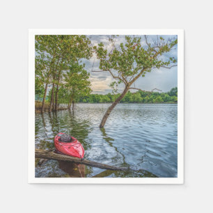 Kayak schwimmend am Tischtennissee Serviette