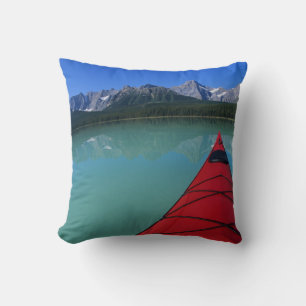 Kayakfahren auf dem Waterfowl Lake unterhalb des H Kissen