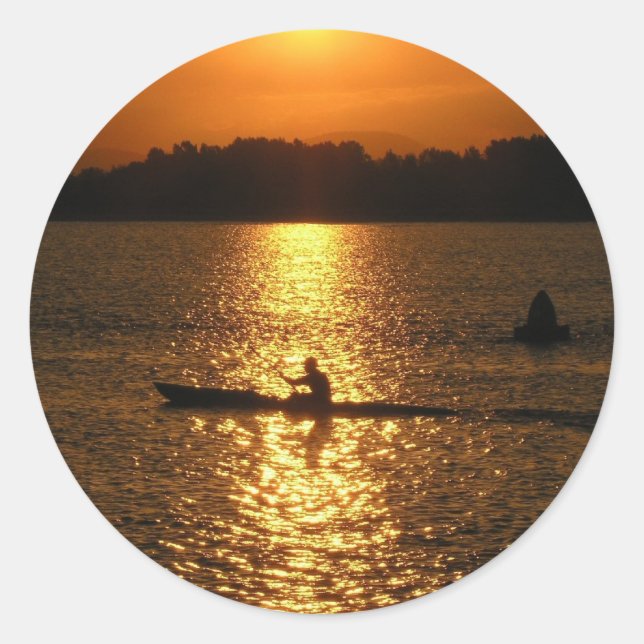 Kayaking Sunset Runder Aufkleber (Vorderseite)