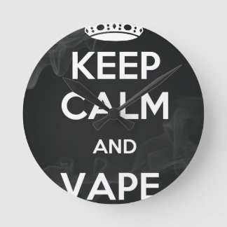 Keep Calm and Vape On Runde Wanduhr