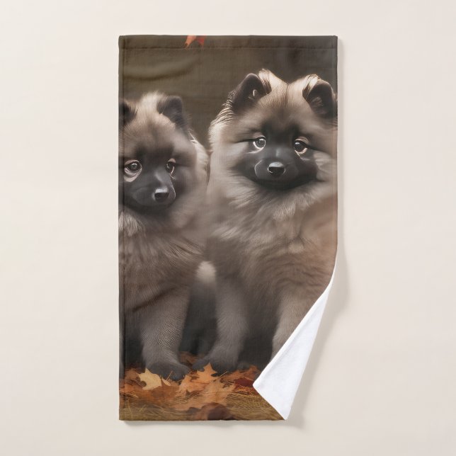Keeshond Chiot Automne Citrouille délice (Serviette à main)
