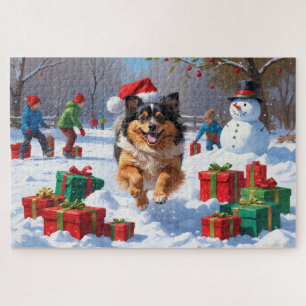 Keeshond-Hund läuft im Schnee mit Weihnachtsmütze