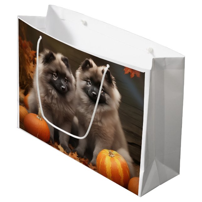 Keeshond Puppy Autumn Delight Pumpkin Große Geschenktüte (Vorderseite Schrägansicht)
