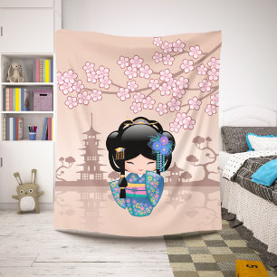 Keiko Kokeshi-Puppe - Geisha-Mädchen im blauen Kim Sherpadecke