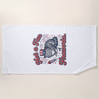 Kein Fan von Feuerwerk Verschrecktes Katzenshirt ( Strandtuch