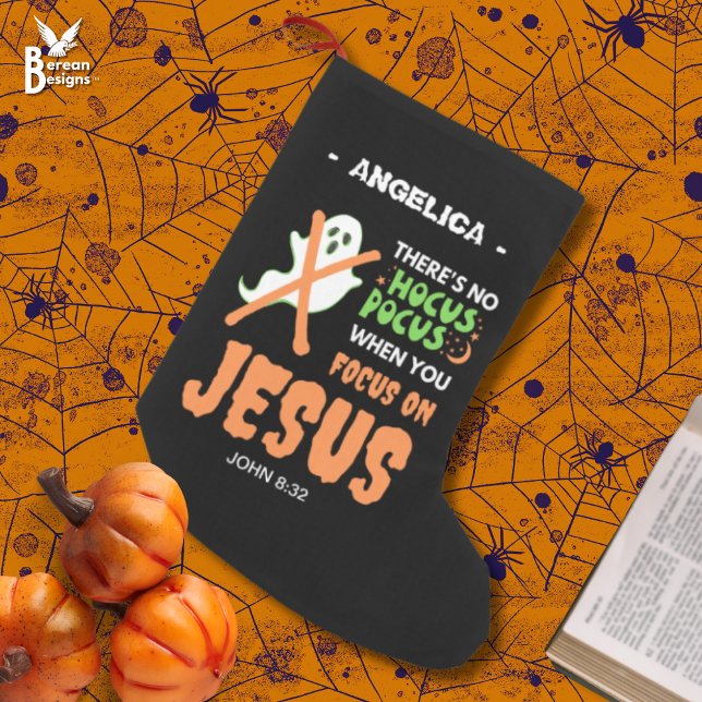 KEIN HOCUS POCUS Christliches Halloween Kleiner Weihnachtsstrumpf (Christian Halloween NO HOCUS POCUS Stocking with Bible verse and customizable text for family gifts.)