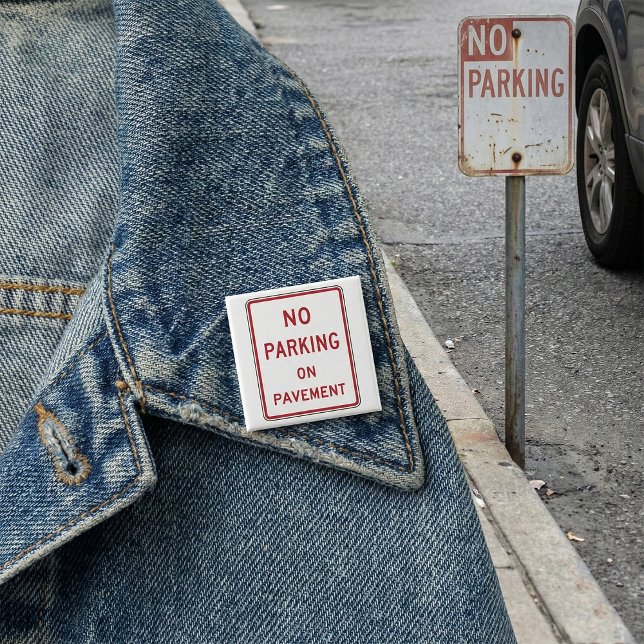 Kein Parken auf dem Straßenverkehrszeichen Button (Von Creator hochgeladen)