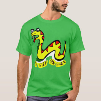 Kein Schritt auf dem Snek, keine Trete auf mich T-Shirt