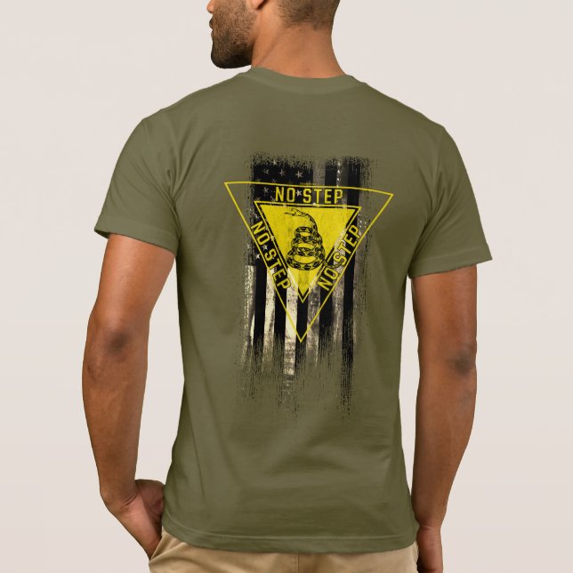KEIN SCHRITT GADSDEN SNAKE AMERICAN FLAG T-Shirt (Rückseite)