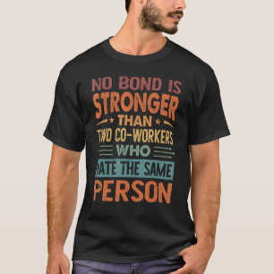 Keine Anleihe ist stärker als zwei Arbeiter, die H T-Shirt