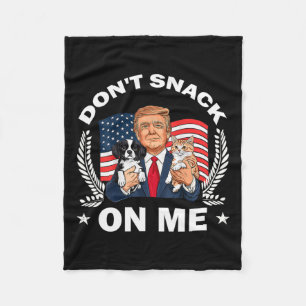 Keine Kleinigkeit auf meine lustige Katze Donald T Fleecedecke