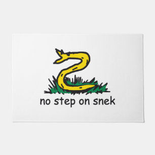 Keine Stufe auf Snek-Meme Gadsden-Parodie SnekRigh Fußmatte