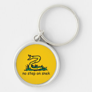 Keine Stufe auf Snek-Meme Gadsden-Parodie SnekRigh Schlüsselanhänger