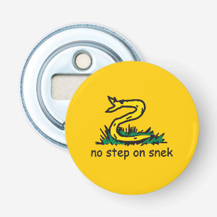 Keine Stufe auf Snek-Memes Gadsden-Parodie SnekRig Flaschenöffner