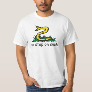 Keine Stufe auf Snek-Memes Gadsden-Parodie SnekRig T-Shirt