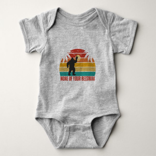 Keiner deiner Béséccé-Bigfoot-Mittelfinger grau Baby Strampler (Vorderseite)
