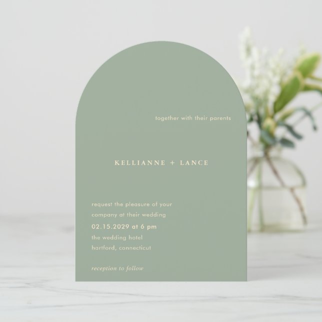 Kellianne Sage Green Modern Wedding Einladung (Stehend Vorderseite)