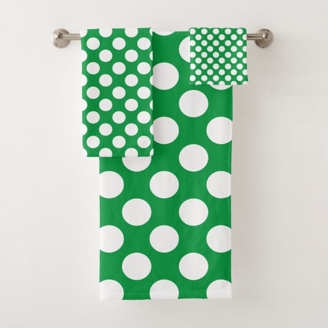 Kelly Green: Grosses weißes Polka Dot Pattern Badhandtuch Set (Insitu)