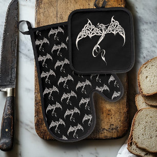 Keltischer Stammesdrache Knotenwerk Schwarz Weiß F Ofenhandschuh & Topflappen-Set