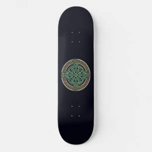 Keltisches Knoten Grünes Emblem Skateboard
