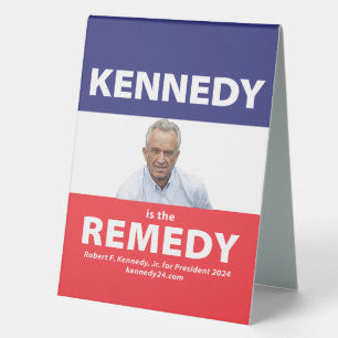 Kennedy ist das Tafelzeichen Remedy Tischaufsteller