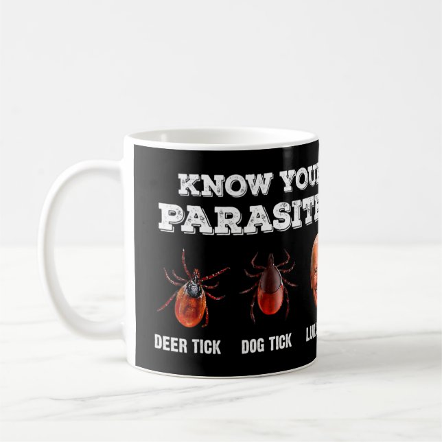 Kennen Sie Ihre Parasiten gegen Joe Biden Hirsch T Kaffeetasse (Links)
