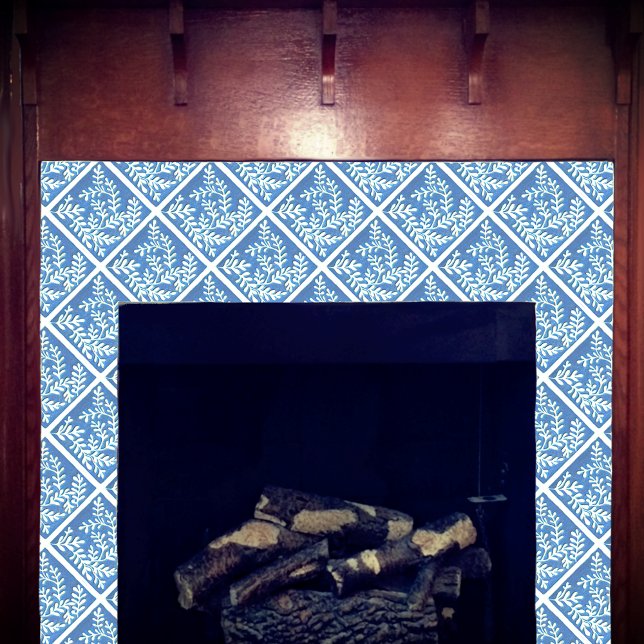 Keramik Fliesen, Blau-Weiß-Blätter Fliese (False indigo blue and white tile shown on a fireplace.)