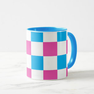 Keramischer Mug mit gefärbtem Fliesenmuster. Tasse