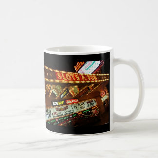 Kerbt eine Spaß-Las- Vegasbier-Tasse Kaffeetasse