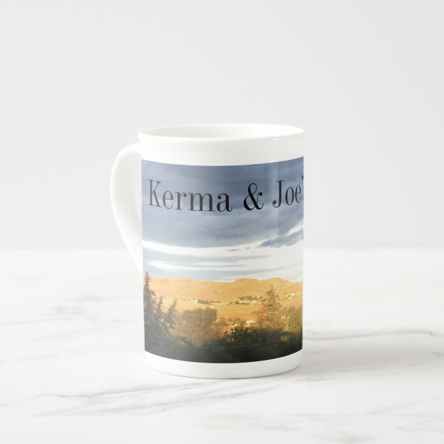 Kerma u. Joes Airbnb Tasse (Vorderseite Links)