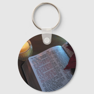 Kerze, Bibel und Poinsetta Schlüsselanhänger