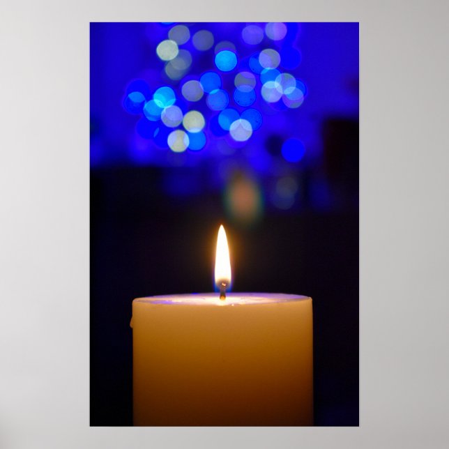Kerze unter blauem Licht Poster (Vorne)