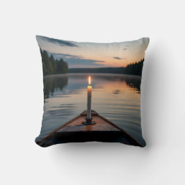 Kerzenlicht auf einem Boot am Sonnenuntergangssee Kissen