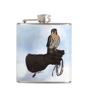 Kestrel auf Glove Illustration Flachmann