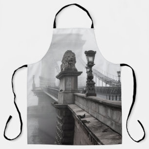 KETTENBRÜCKE, BUDAPEST SCHÜRZE