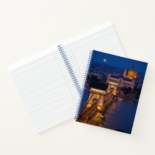Kettenbrücke und Vollmond in der Nacht Notizbuch