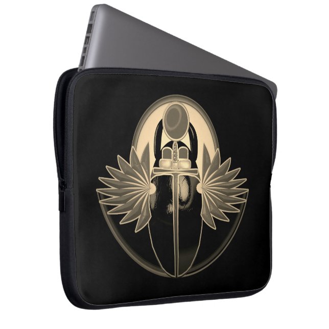Kherpi Gott der aufsteigenden Sonne, Scharfkäfer. Laptopschutzhülle (Vorne Rechts)